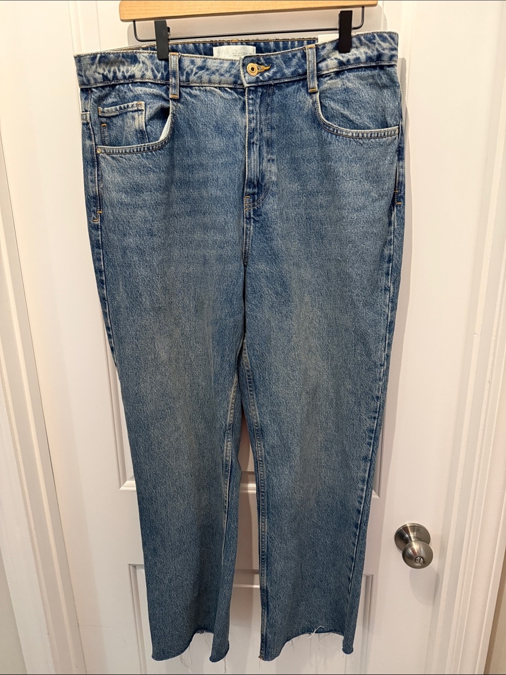 NWT Zara Women's Straight Leg Jeans in Light Blue Denim